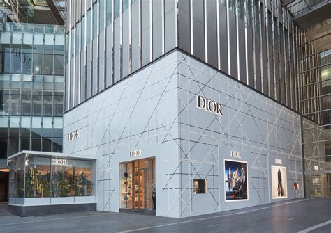 dior boutique kuala lumpur.